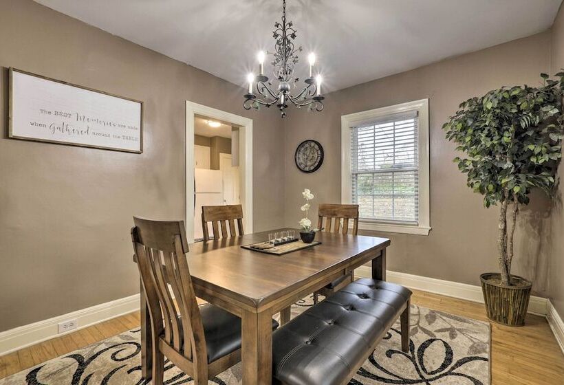 Chic & Cozy Greensboro Home, 2 Mi To Dtwn!