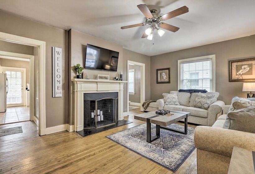 Chic & Cozy Greensboro Home, 2 Mi To Dtwn!