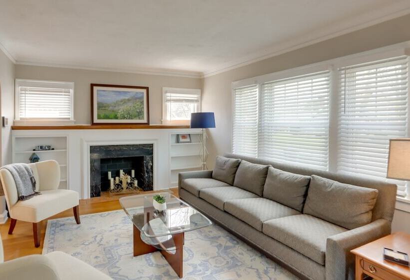 Chic Home W/ Deck, Walk To Lake Erie!