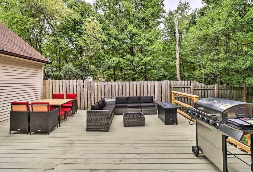 Chic Long Pond Family Home W/ Fire Pits & Deck!