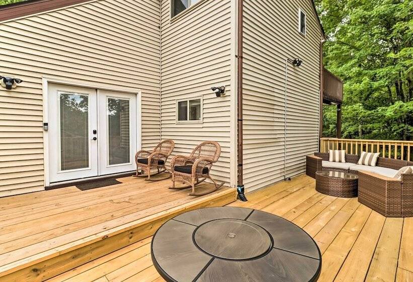 Chic Long Pond Family Home W/ Fire Pits & Deck!