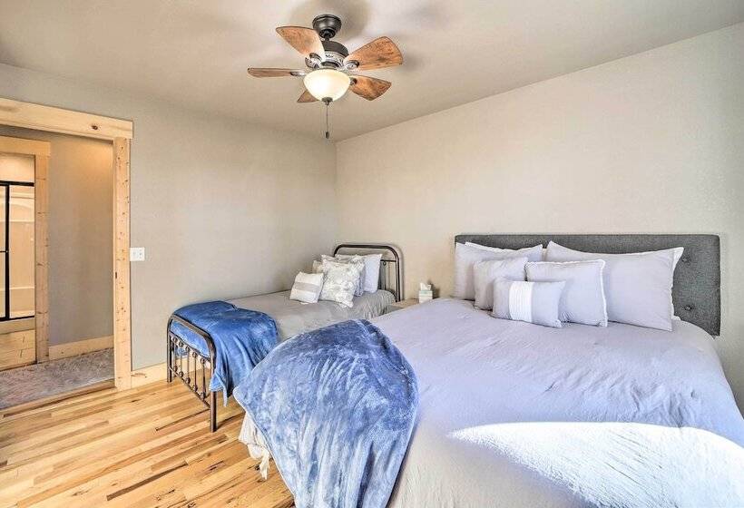 Claremore Country Home W/ Large Yard & Grill!