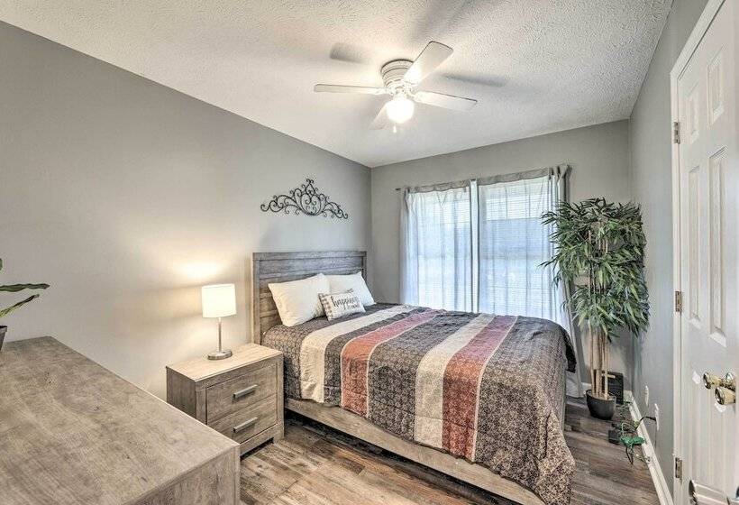 Classic Murfreesboro Home W/ Grill & Yard!