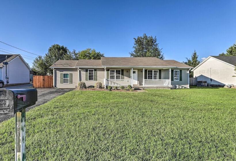 Classic Murfreesboro Home W/ Grill & Yard!