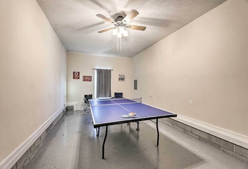 Classic Murfreesboro Home W/ Grill & Yard!