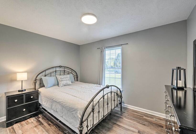 Classic Murfreesboro Home W/ Grill & Yard!