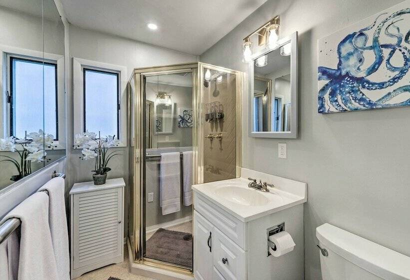 Coastal Brigantine Cottage: Walk To Beaches