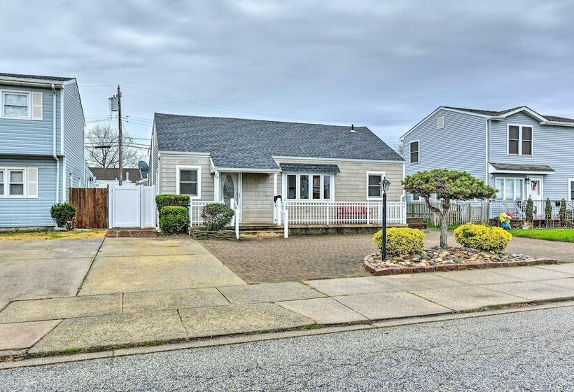 Coastal Brigantine Cottage: Walk To Beaches