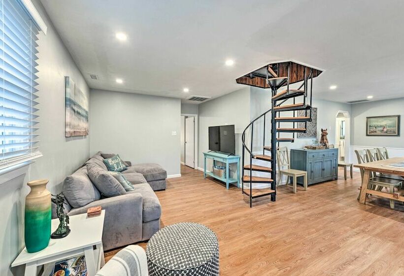 Coastal Brigantine Cottage: Walk To Beaches