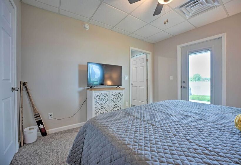 Coldwater Family Retreat W/ Boat Dock & Grill!