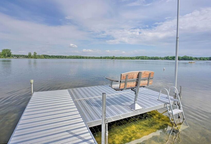 Coldwater Family Retreat W/ Boat Dock & Grill!