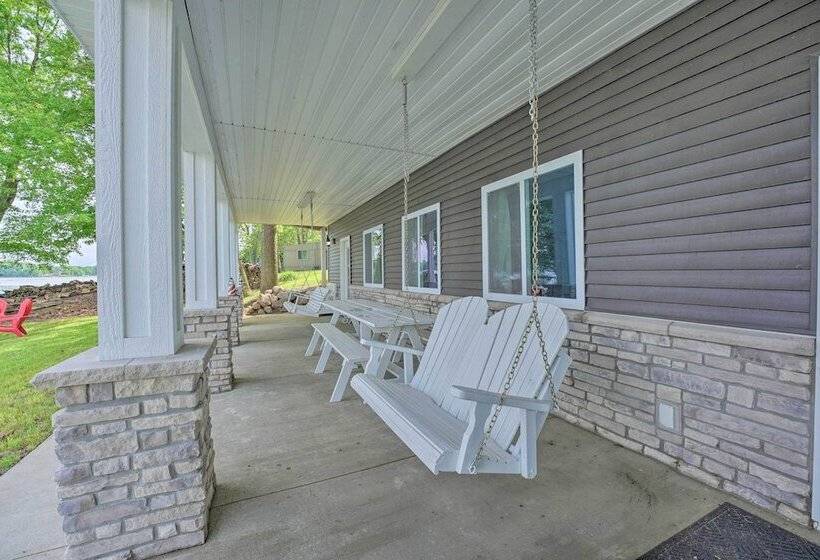 Coldwater Family Retreat W/ Boat Dock & Grill!