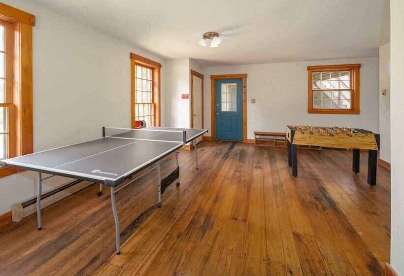 Private Patio: Colonial Home On Kingdom Trails!