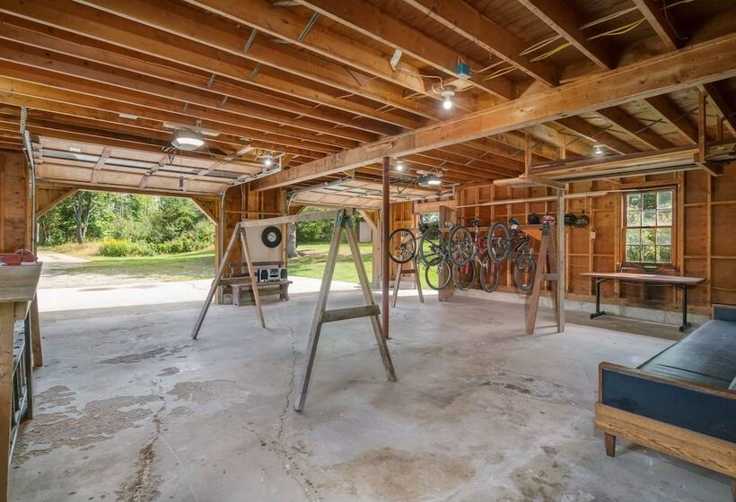 Private Patio: Colonial Home On Kingdom Trails!