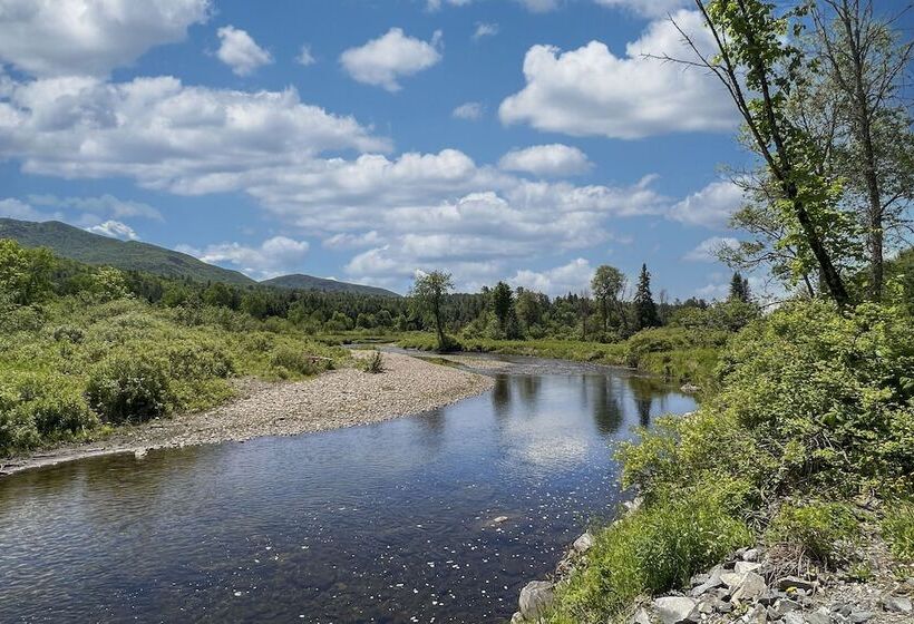 Private Patio: Colonial Home On Kingdom Trails!