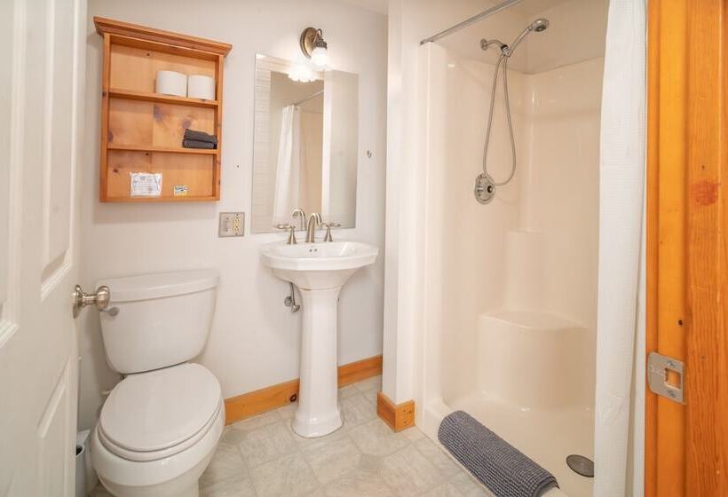 Private Patio: Colonial Home On Kingdom Trails!