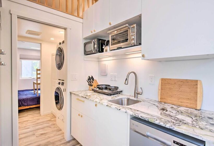 Convenient Salt Lake Tiny Home With Chic Interior!