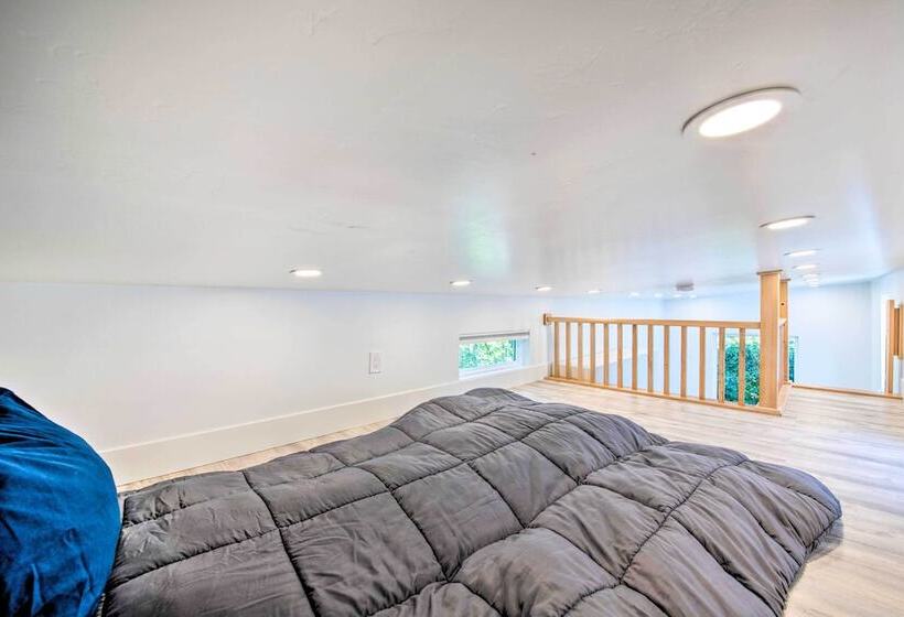 Convenient Salt Lake Tiny Home With Chic Interior!