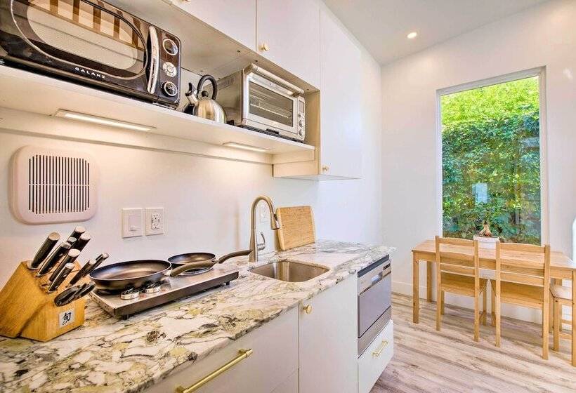 Convenient Salt Lake Tiny Home With Chic Interior!