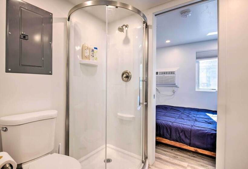 Convenient Salt Lake Tiny Home With Chic Interior!