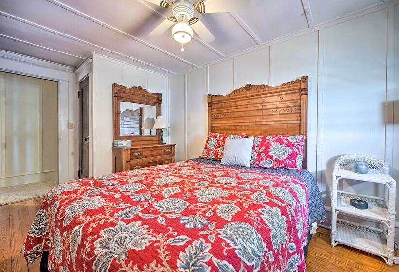 Corey Lake Home, 7 Mi To Swiss Valley Ski Resort!