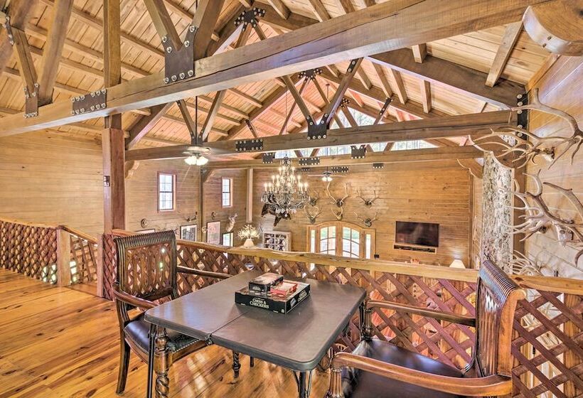 Countryside Cabin Retreat W/ Outdoor Kitchen!