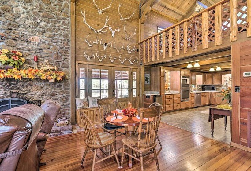 Countryside Cabin Retreat W/ Outdoor Kitchen!