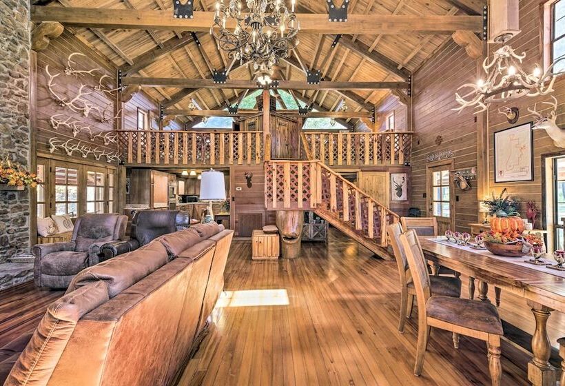 Countryside Cabin Retreat W/ Outdoor Kitchen!