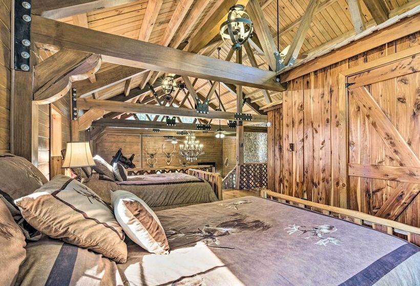 Countryside Cabin Retreat W/ Outdoor Kitchen!