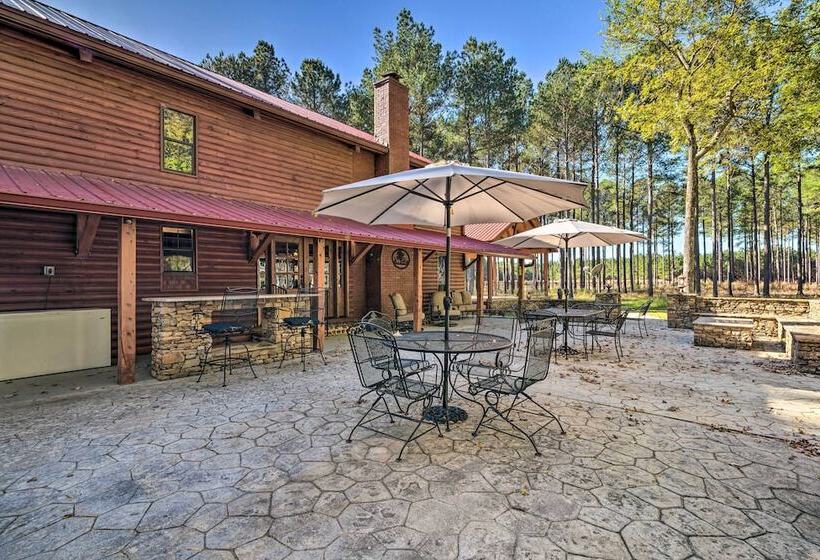 Countryside Cabin Retreat W/ Outdoor Kitchen!