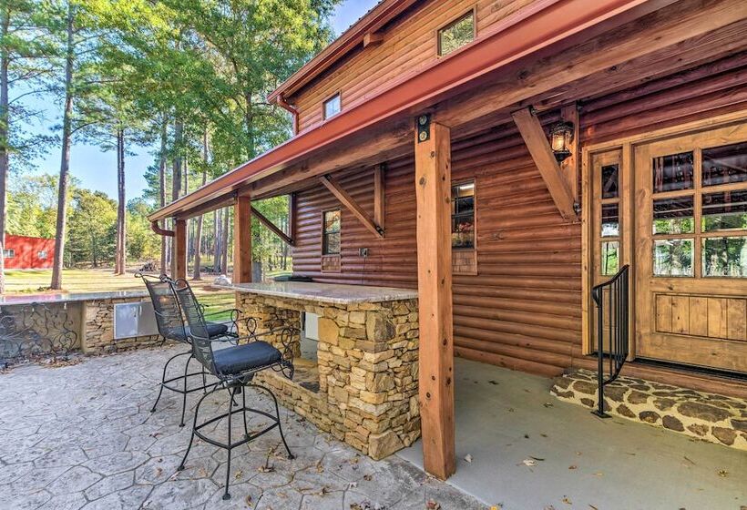 Countryside Cabin Retreat W/ Outdoor Kitchen!