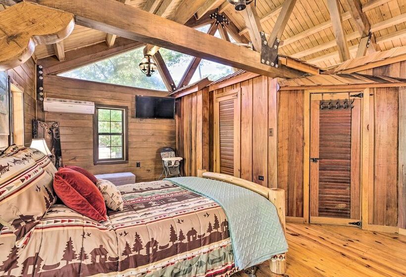 Countryside Cabin Retreat W/ Outdoor Kitchen!