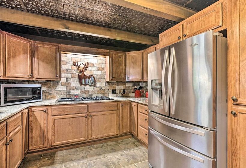 Countryside Cabin Retreat W/ Outdoor Kitchen!