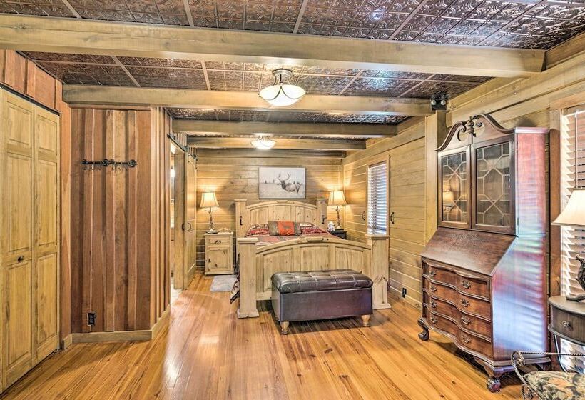 Countryside Cabin Retreat W/ Outdoor Kitchen!