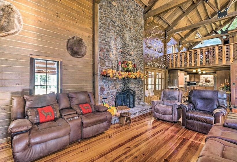 Countryside Cabin Retreat W/ Outdoor Kitchen!