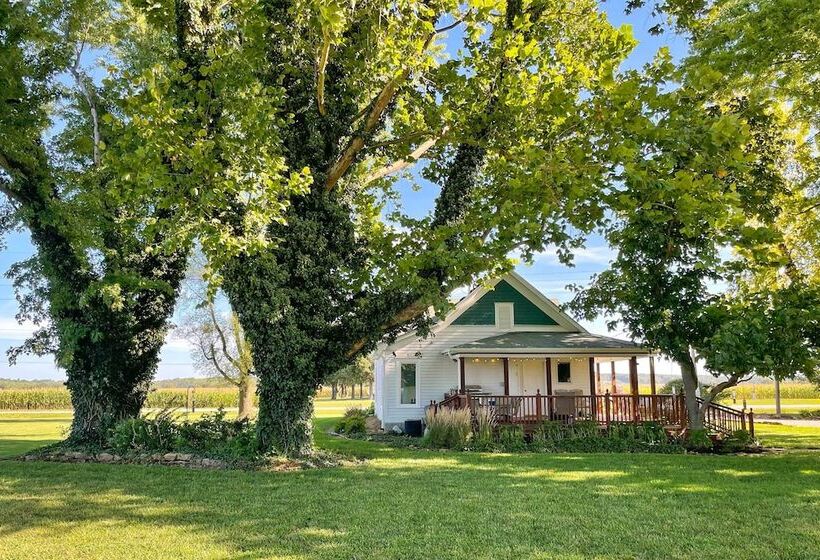 Countryside Cottage W/ Large Yard Near Topeka