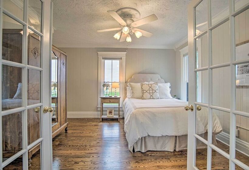 Countryside Cottage W/ Large Yard Near Topeka