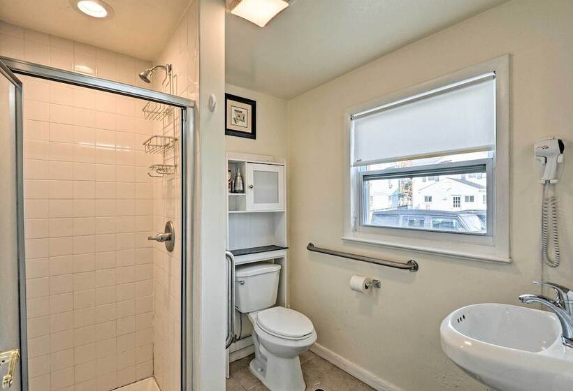 Cozy Bel Air Home Walk To Main Street Shops