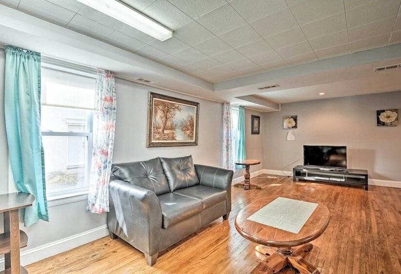 Cozy Bel Air Home Walk To Main Street Shops