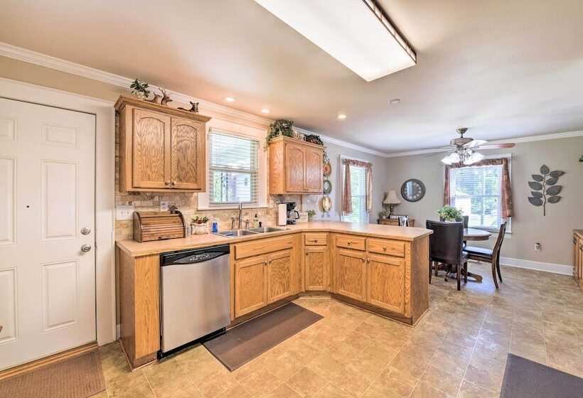 Belmont Retreat ~ 14 Mi To Dtwn Charlotte!