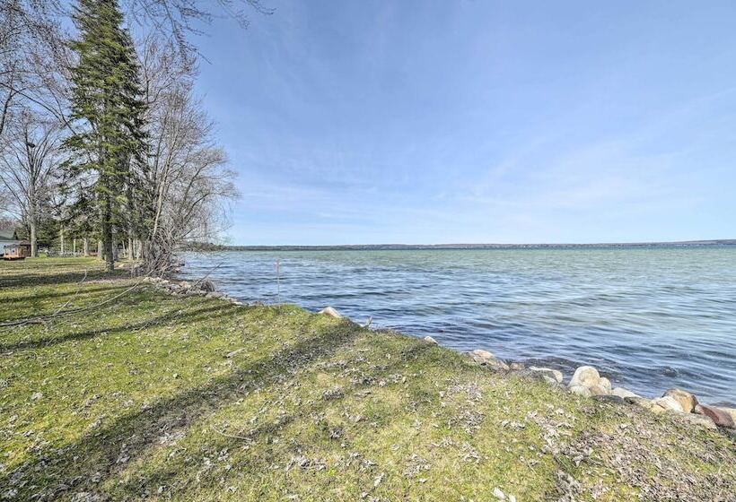 Cozy Petoskey Area Retreat On Burt Lake Access!