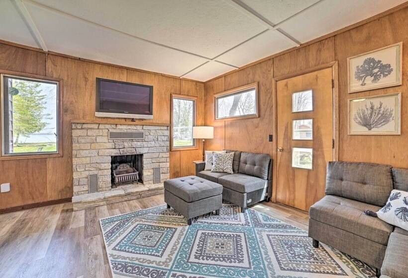 Cozy Petoskey Area Retreat On Burt Lake Access!