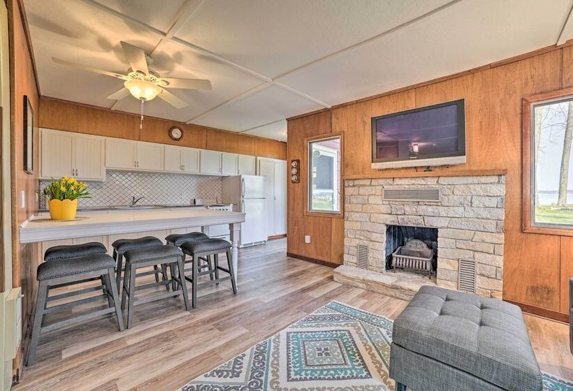 Cozy Petoskey Area Retreat On Burt Lake Access!