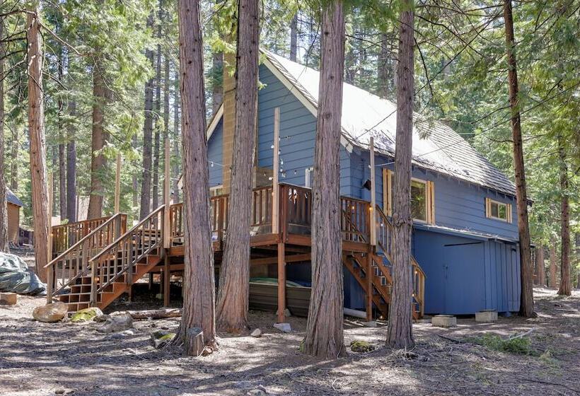 3 Mi To Big Trees State Park: Cabin W/ Scenic Deck