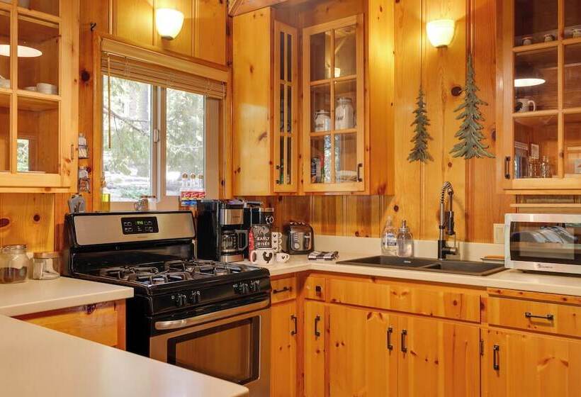 3 Mi To Big Trees State Park: Cabin W/ Scenic Deck