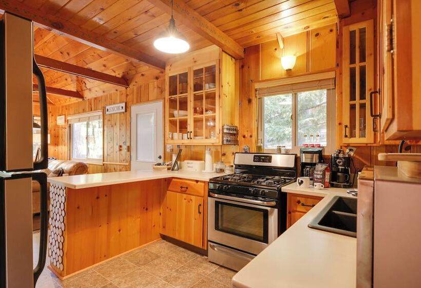 3 Mi To Big Trees State Park: Cabin W/ Scenic Deck