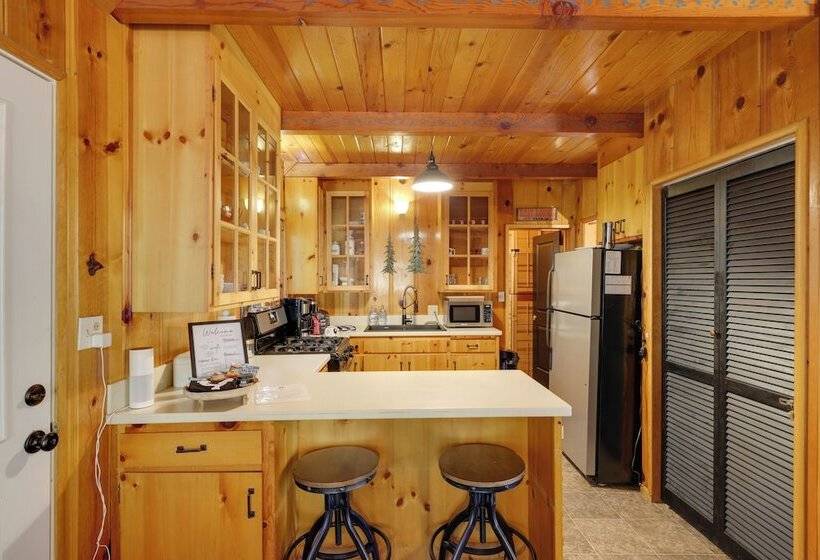 3 Mi To Big Trees State Park: Cabin W/ Scenic Deck