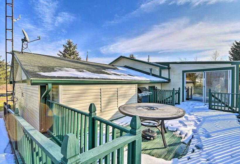 Cozy Cass City Retreat W/ Spacious Deck!