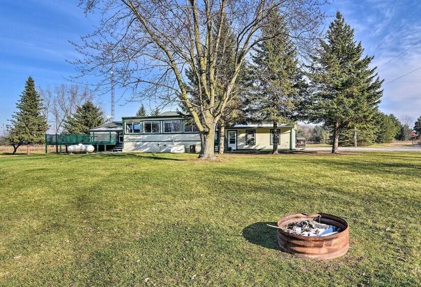 Cozy Cass City Retreat W/ Spacious Deck!