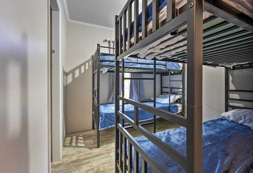 Cozy Cassopolis Retreat On Little Fish Lake!